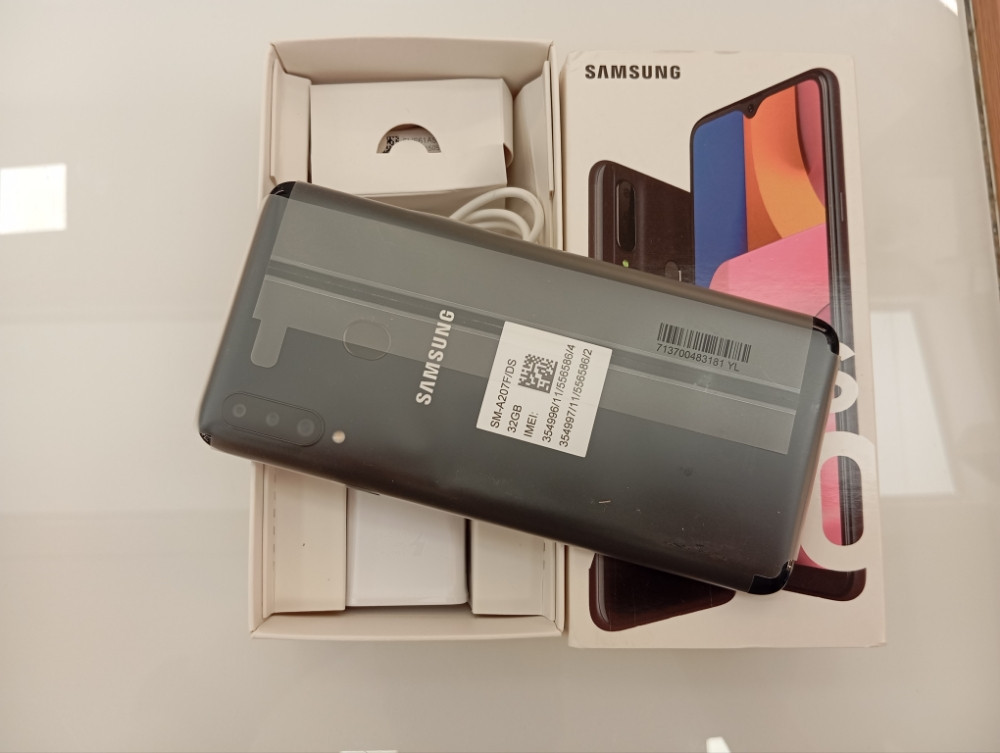 SAMSUNG GALAXY A20S 32/3GB!! GARANCIJA 12 MJ!! — fotografija 1