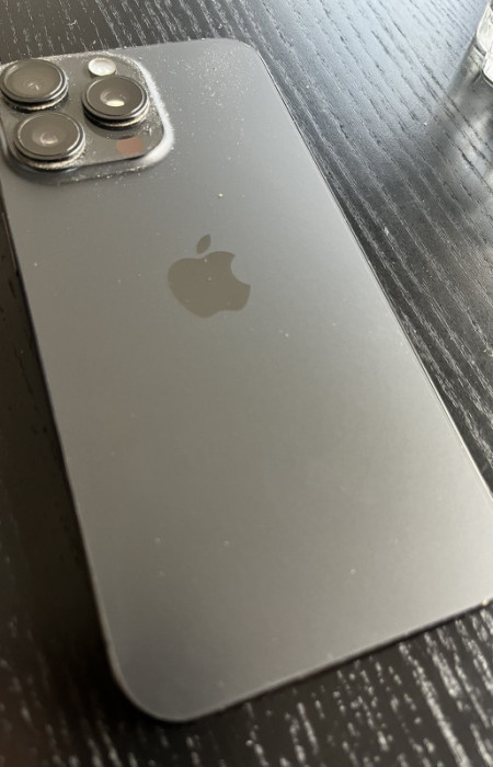 iphone 15 pro max — fotografija 1