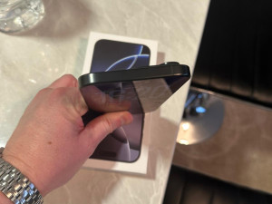 Iphone 16 pro max 256 gb — fotografija 1