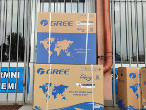 GREE Console 12ka -25c WiFi Podna Klima Inverter — fotografija 1