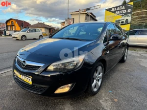 Opel Astra J 1.7cdti 92kw *LIMUZINA* *UVOZ*