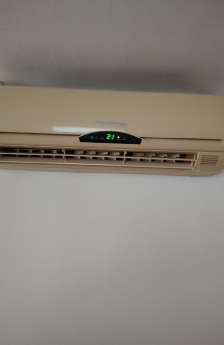 Klima Crypton 12K sa Toshiba kompresorom poluinverter — fotografija 1