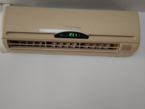 Klima Crypton 12K sa Toshiba kompresorom poluinverter — fotografija 1