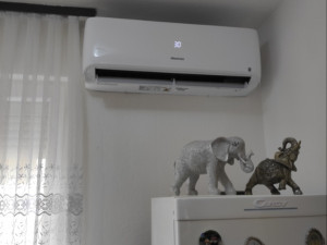 Hisense expert smart inverter sa ugradnjom — fotografija 1