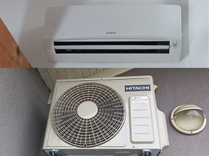 HITACHI AIR HOME 400 RAC-DJ35WHAE/RAK-DJ35RHAE inverter R32 — fotografija 1