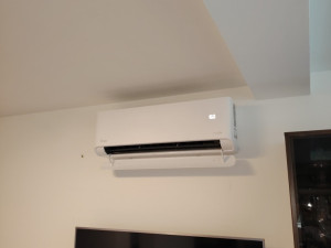 Midea Breezless E+ inverter (-25) 18k sa montažom. — fotografija 1