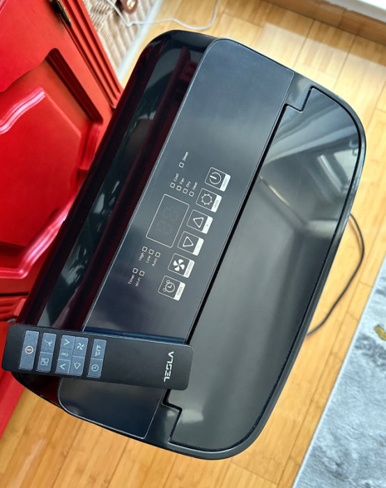 Tesla 4u1 pokretna klima crna SJAJNA PRILIKA — fotografija 1