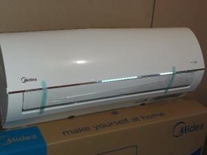 Klima uredjaj MIDEA 12 inverter wi fi,-15 sa MONTAZOM — fotografija 1