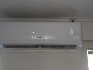 Gree Regular inverter12 R32 wi fi -25 sa Montazom