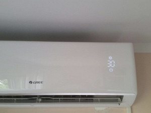 GREE Cosmo NOVI MODEL inverter sa ugradnjom Gree -25 Wi-Fi — fotografija 1