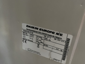 DAIKIN klima vanjska jedinica — fotografija 1