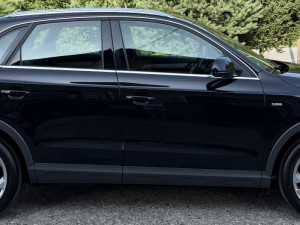 Audi Q3 2.0 130kw Quattro 3xS-line-Fabricko stanje, tek uvezen :) — fotografija 1