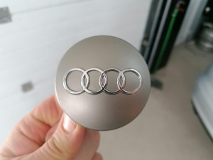 Cep cepovi felge Audi 67 mm a1 a2 A3 a4 a5 a6 a7 a8 q5 q3 Q7 tt — fotografija 1