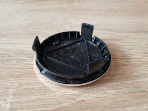 CEPOVI ZA FELGE MERCEDES BENZ PLASTICNI CEPOVI — fotografija 1