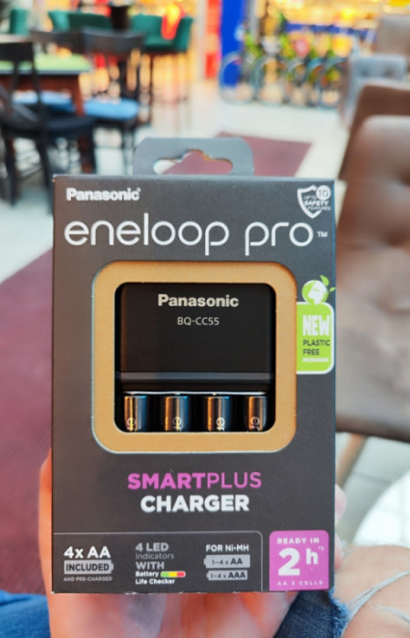 Eneloop brzi punjač 2h + baterije eneloop pro 4xAA — fotografija 1