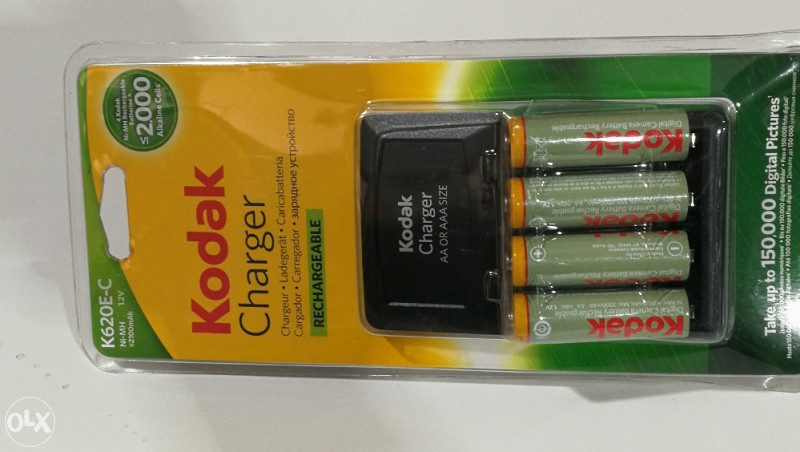 Novo 1,2v Baterije AA punjive sa punjacem Kodak — fotografija 1