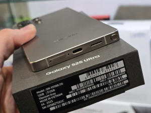 Samsung Galaxy S25 Ultra 12/512GB Titanium Gray  KAO NOV DETALJNO — fotografija 1