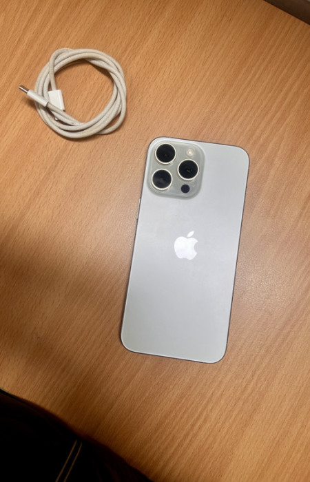 Iphone 15 pro max 256gb 86% BH Top Stanje — fotografija 1