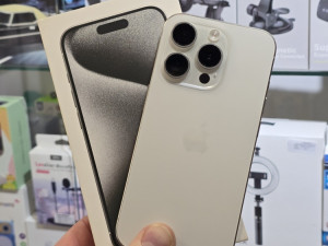 iPhone 15 Pro 128 GB White Titanium *KAO NOV * 90% Bat Garancija — fotografija 1