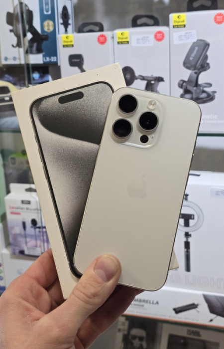 iPhone 15 Pro 128 GB White Titanium *KAO NOV * 90% Bat Garancija — fotografija 1