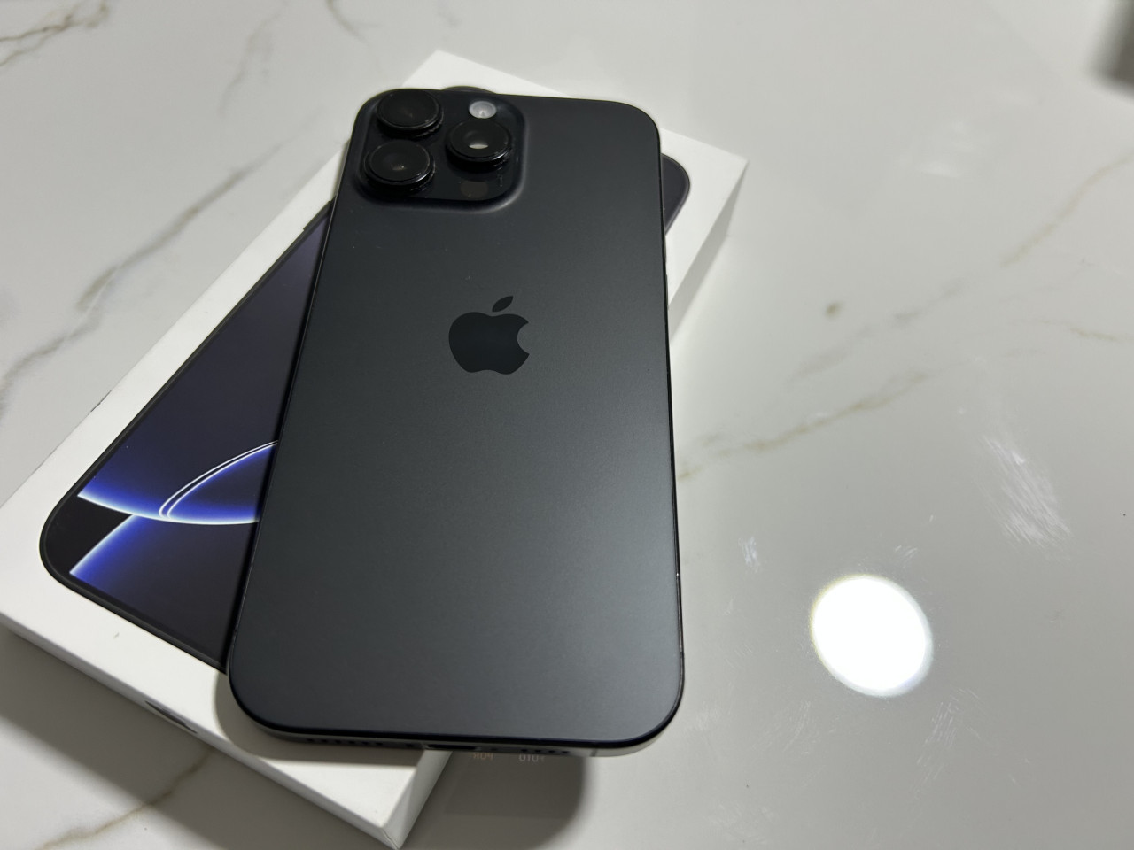 Iphone 16 Pro Max 256 — fotografija 1