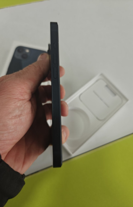 iPhone 13 128GB 86% — fotografija 1