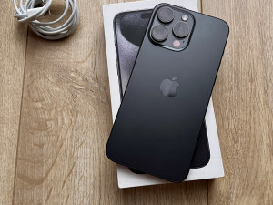 Iphone 15 pro max 256gb 87% BH Super stanje — fotografija 1