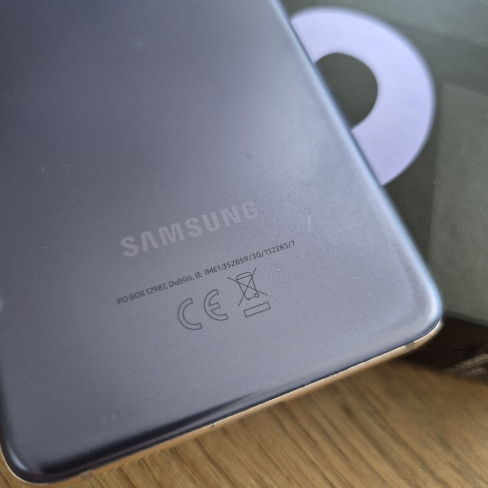 Samsung Galaxy S21 FE — fotografija 1